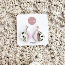 Load image into Gallery viewer, Purple Floraled Diamonds
